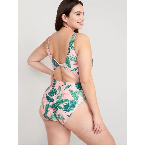 NWT Old Navy Twist-Back Cutout One-Piece Swimsuit - Picture 2 of 5